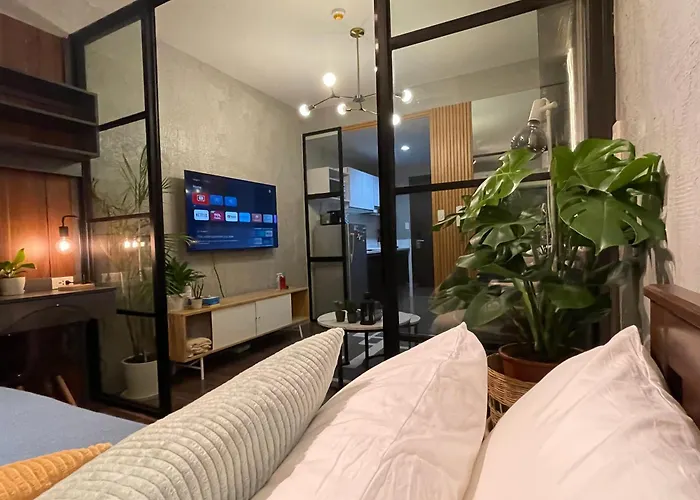 Apartment Luxurious 500mbps 1br In Makati
