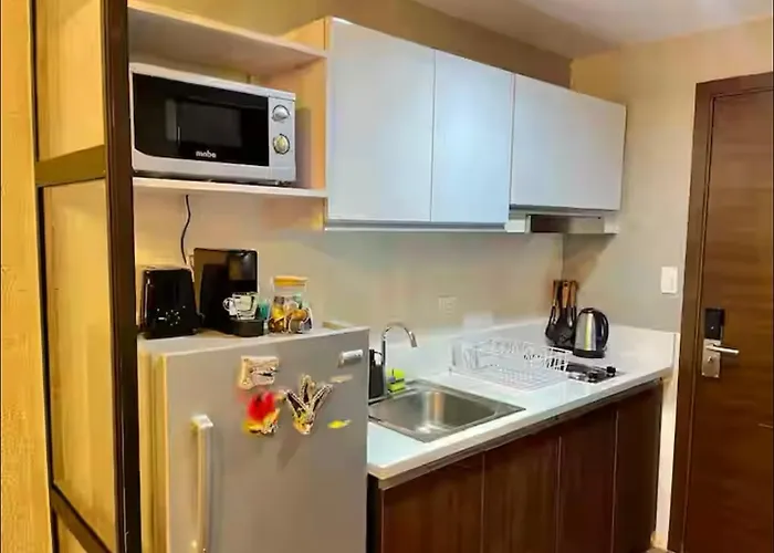 Apartment Luxurious 500mbps 1br In Makati Manila