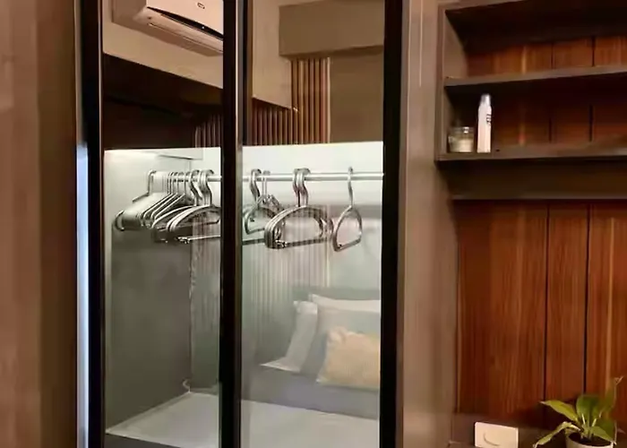 Luxurious 500mbps 1br In Makati Apartment Manila
